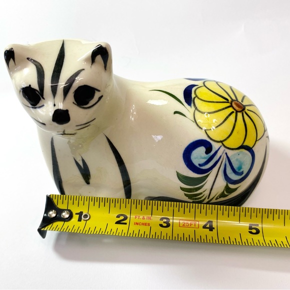 Ceramic hand painted cat - Picture 11 of 11